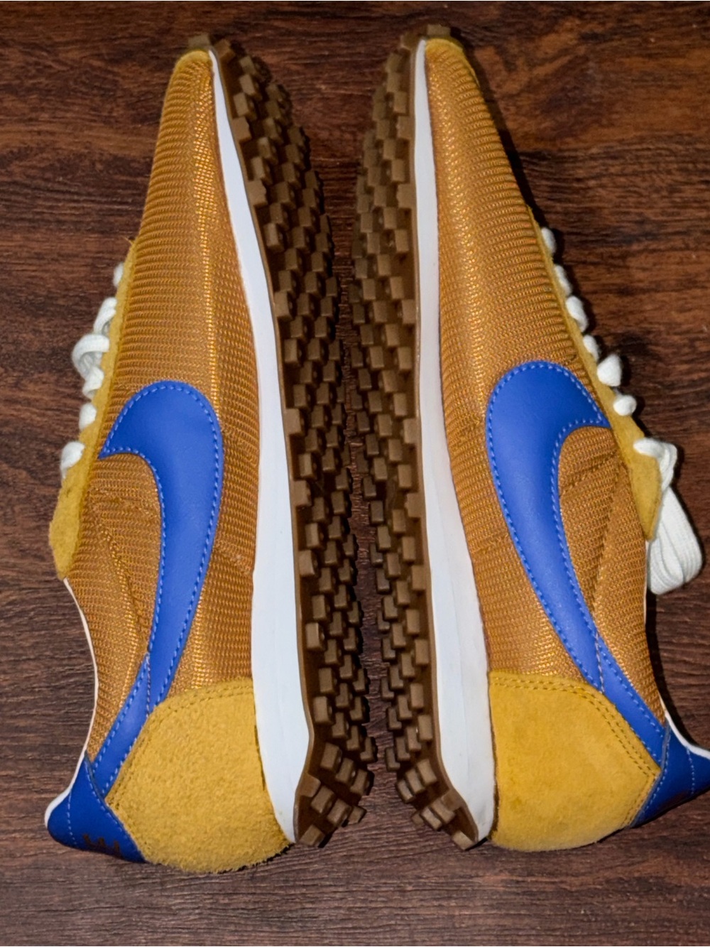 Nike - Picture 9 of 13